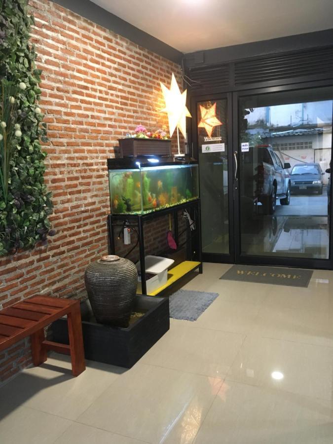 Icon Hostel Bangkok Exterior photo